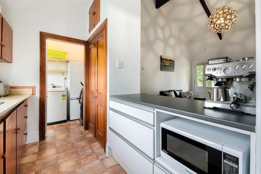 Central Peach - Queenstown Holiday Home 외부 사진