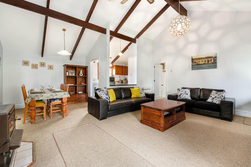 Central Peach - Queenstown Holiday Home 외부 사진