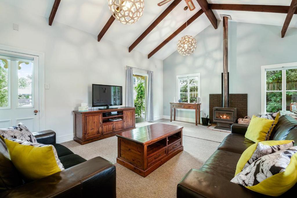 Central Peach - Queenstown Holiday Home 외부 사진