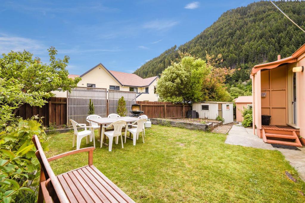 Central Peach - Queenstown Holiday Home 외부 사진